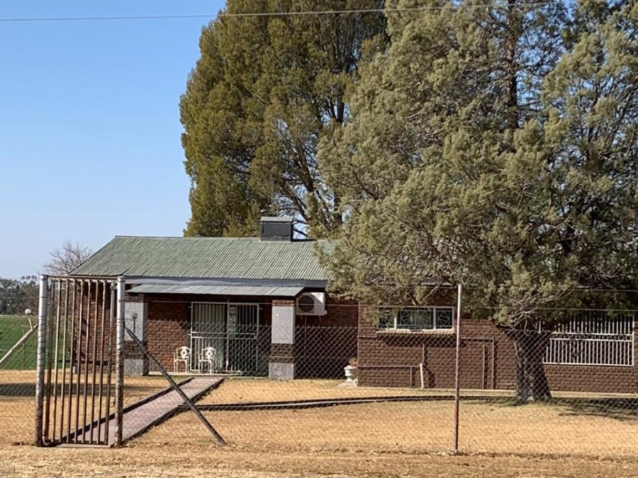 4 Bedroom Property for Sale in Barkly West Rural Northern Cape